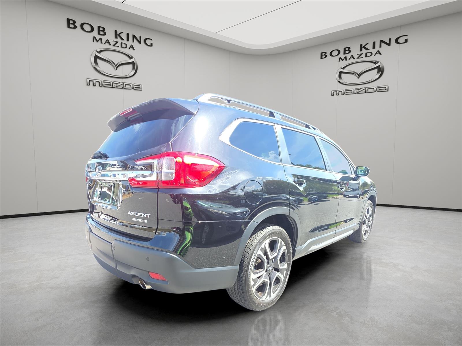 View vehicle photo 5