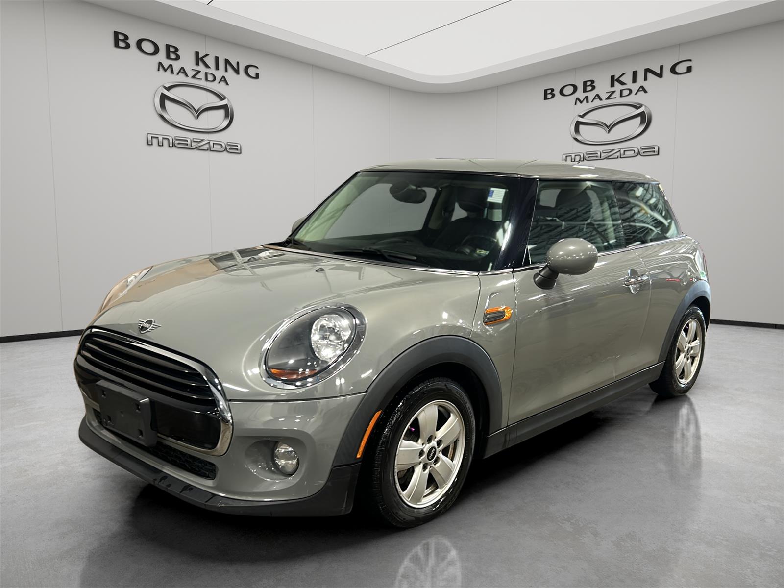Gray (Moonwalk Grey Metallic) 2019 MINI Cooper 2-Door Hatchback FWD Hatchback Front-Wheel Drive 6-Speed Automatic