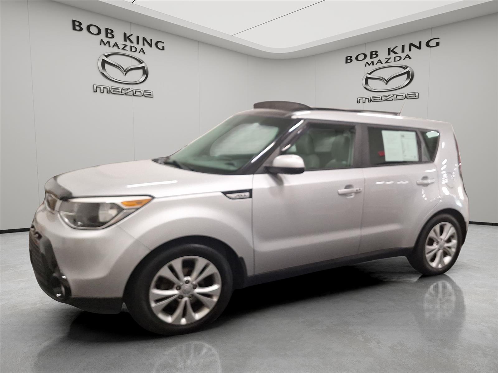 Bright Silver 2016 Kia Soul + Wagon Front-Wheel Drive 6-Speed Automatic