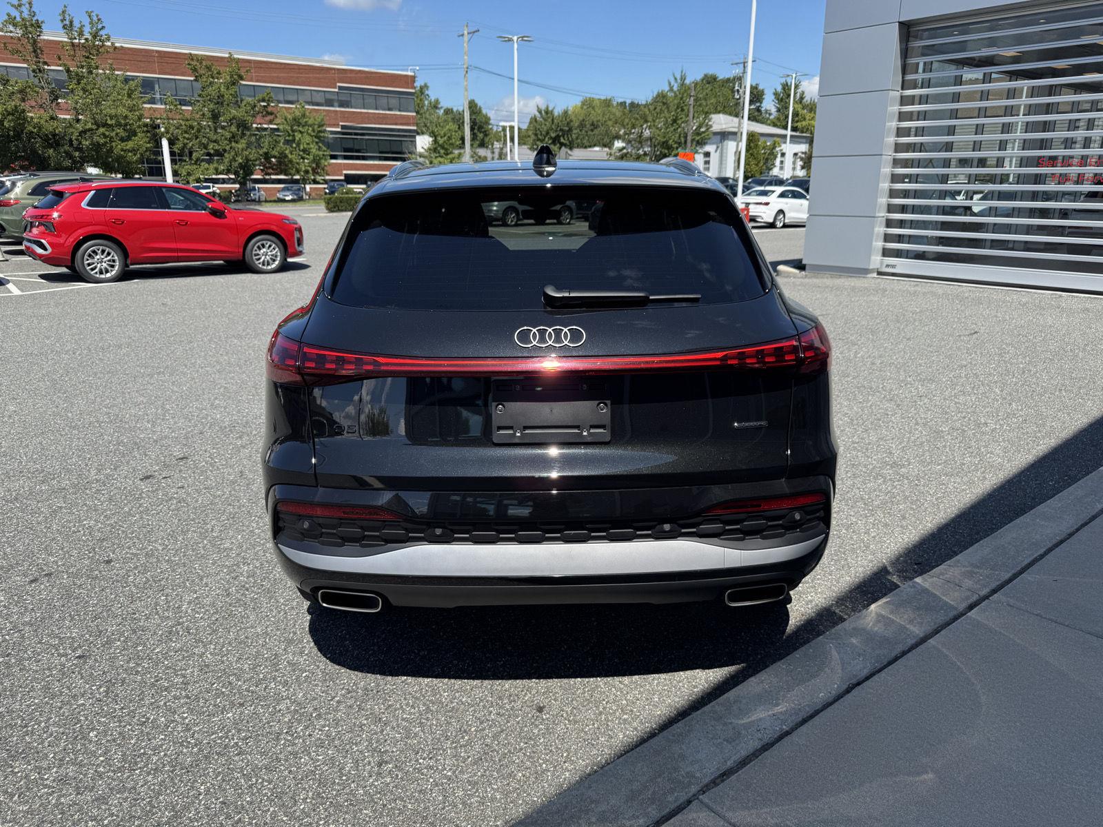 View vehicle photo 5