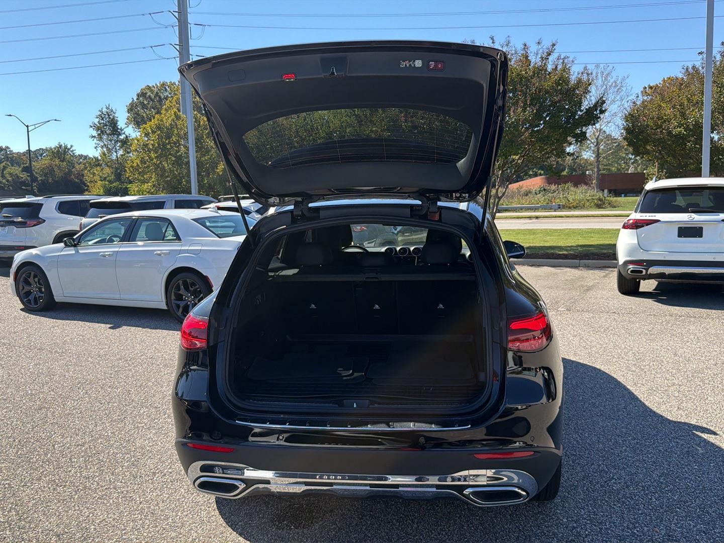 Used 2025 Black Mercedes-Benz GLC 300 image 7