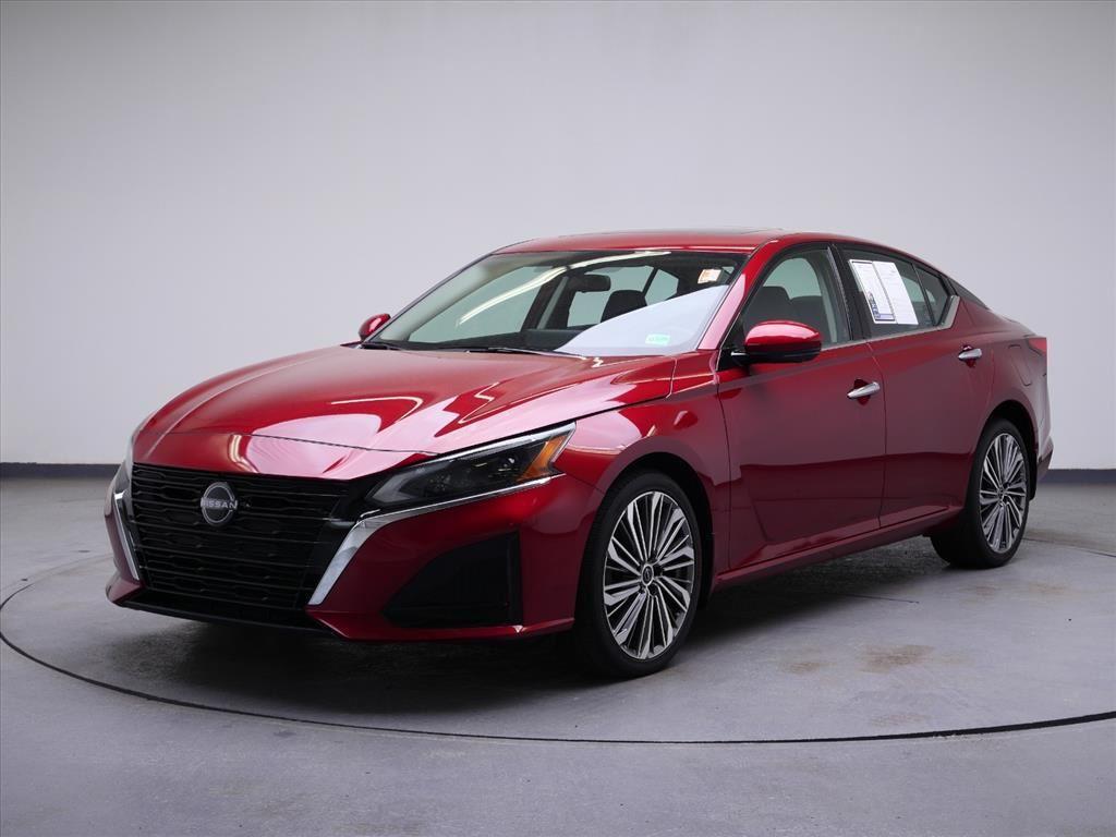 Red (Scarlet Ember Tintcoat) 2023 Nissan Altima 2.5 SL AWD Sedan All-Wheel Drive Continuously Variable Transmission