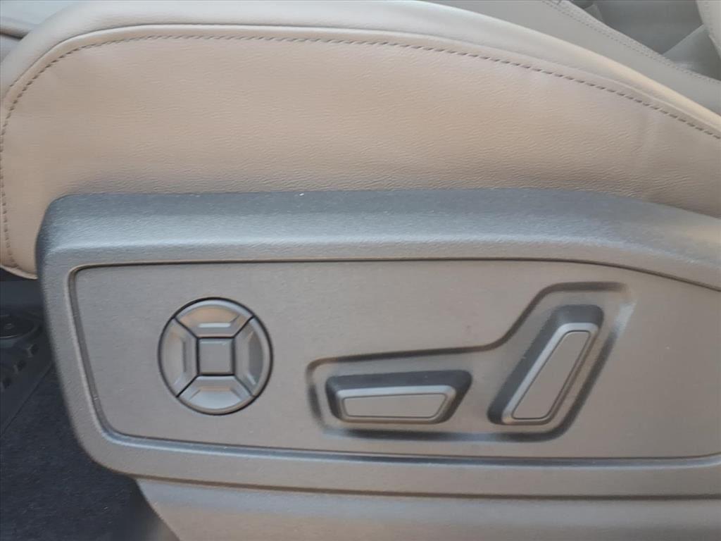 Certified Used 2025 Navarra Blue Metallic Audi Prestige image 12