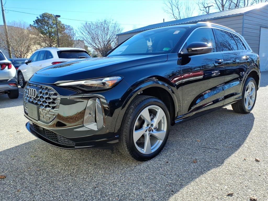 Mythos Black Metallic 2025 Audi Q5 quattro Premium Plus 40 TFSI SUV / Crossover All-Wheel Drive Automatic