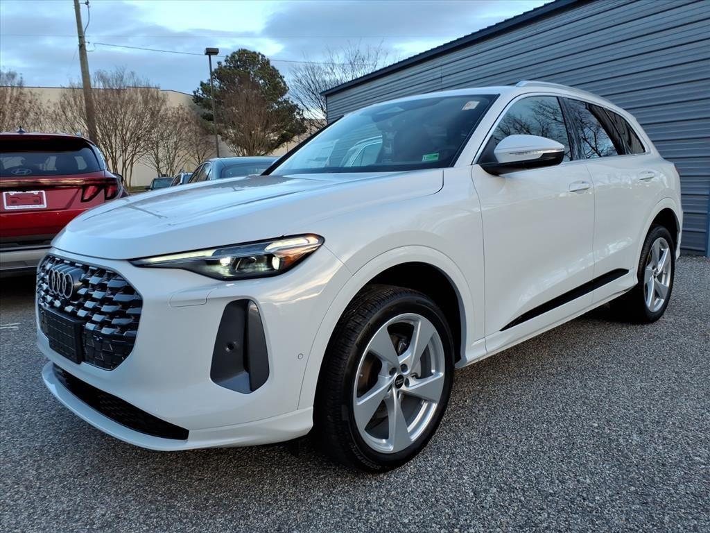 Glacier White Metallic 2025 Audi Q5 quattro Prestige 40 TFSI SUV / Crossover All-Wheel Drive Automatic