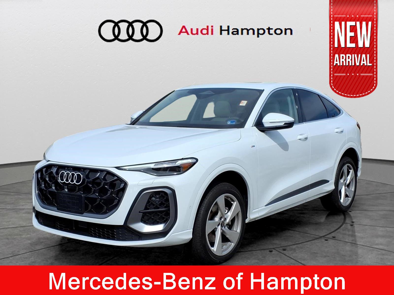 Glacier White Metallic 2025 Audi Q5 Sportback Sedan All-Wheel Drive Automatic