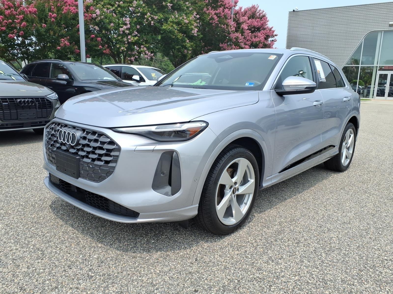 Florett Silver Metallic 2025 Audi Q5 SUV / Crossover All-Wheel Drive Automatic