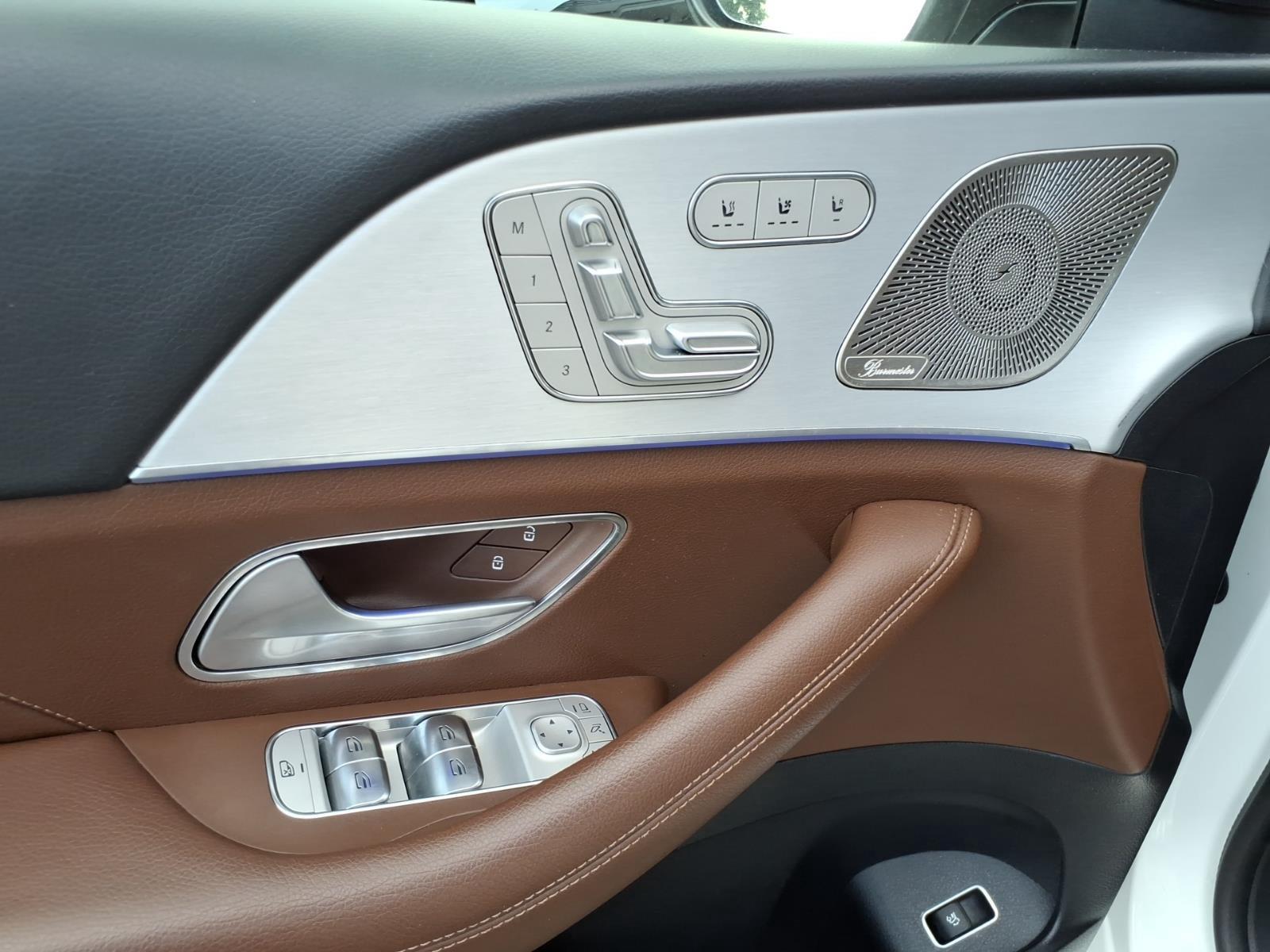 Used 2025 Black MERCEDES-BENZ  image 13