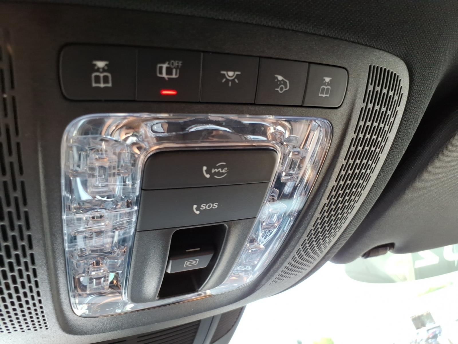 Used 2025 Black MERCEDES-BENZ  image 23