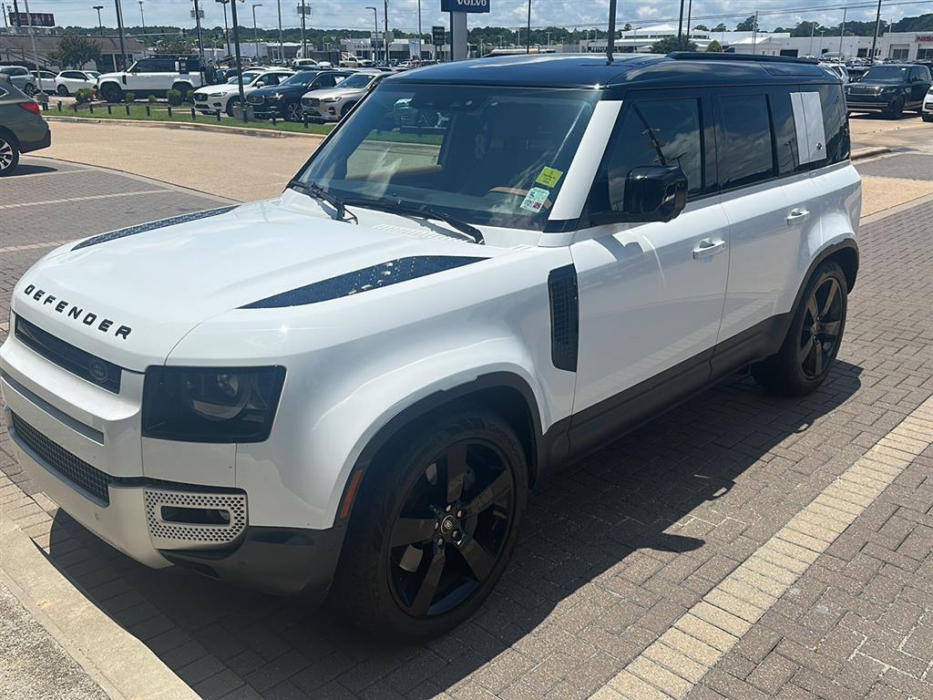 White 2024 Land Rover Defender SUV / Crossover All-Wheel Drive 8-Speed Automatic