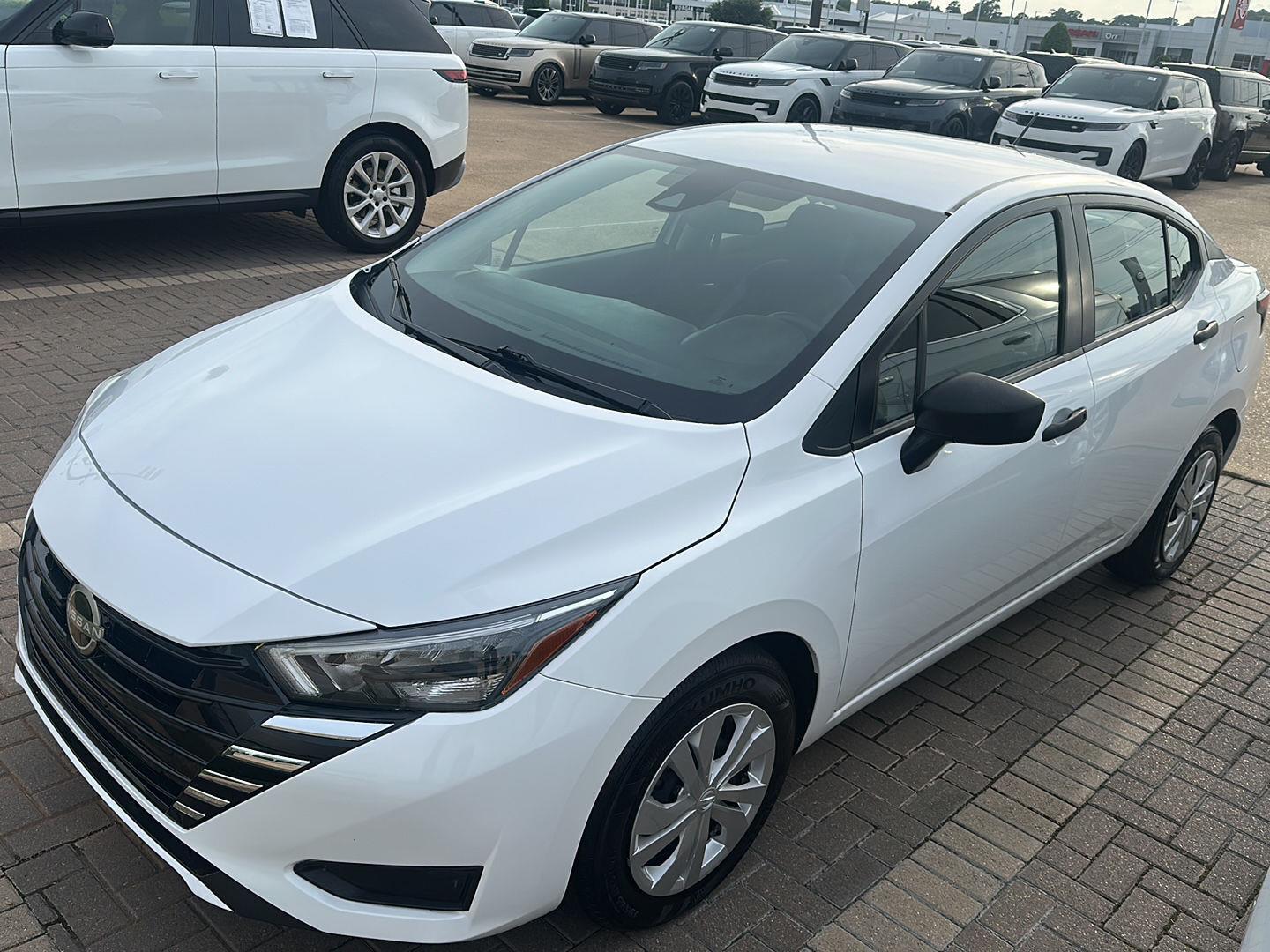 White (Fresh Powder) 2025 Nissan Versa Sedan Front-Wheel Drive Manual