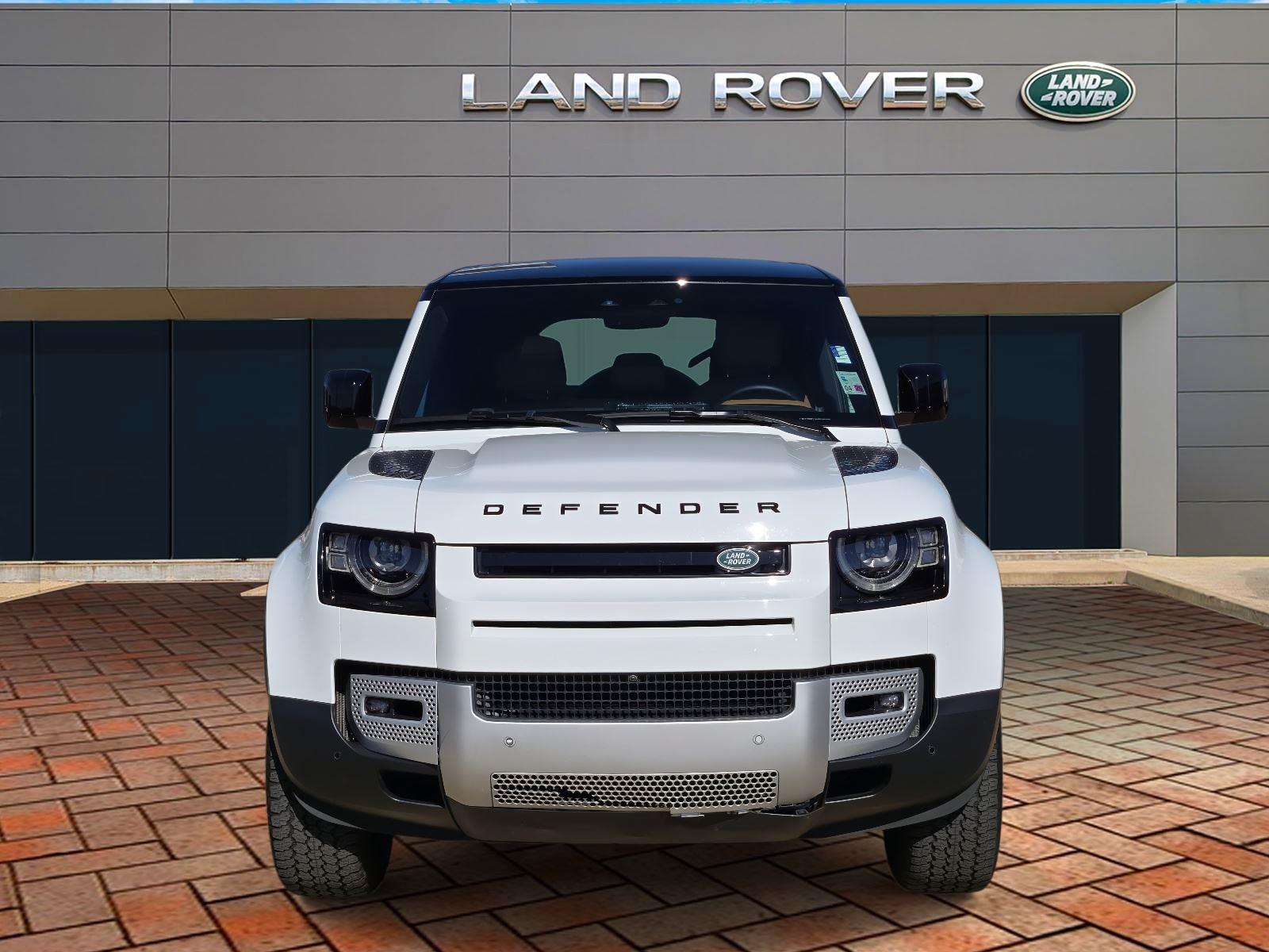 Certified Used 2024 Fuji White Land Rover SE image 2