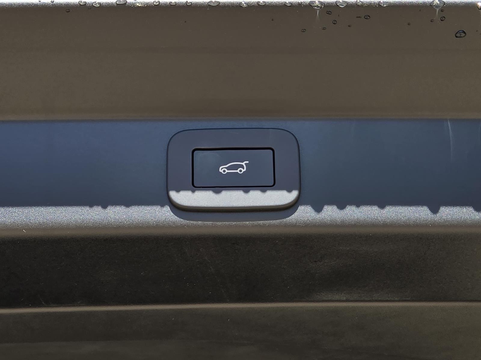 New 2026 Varesine Blue Metallic Land Rover Dynamic SE image 11