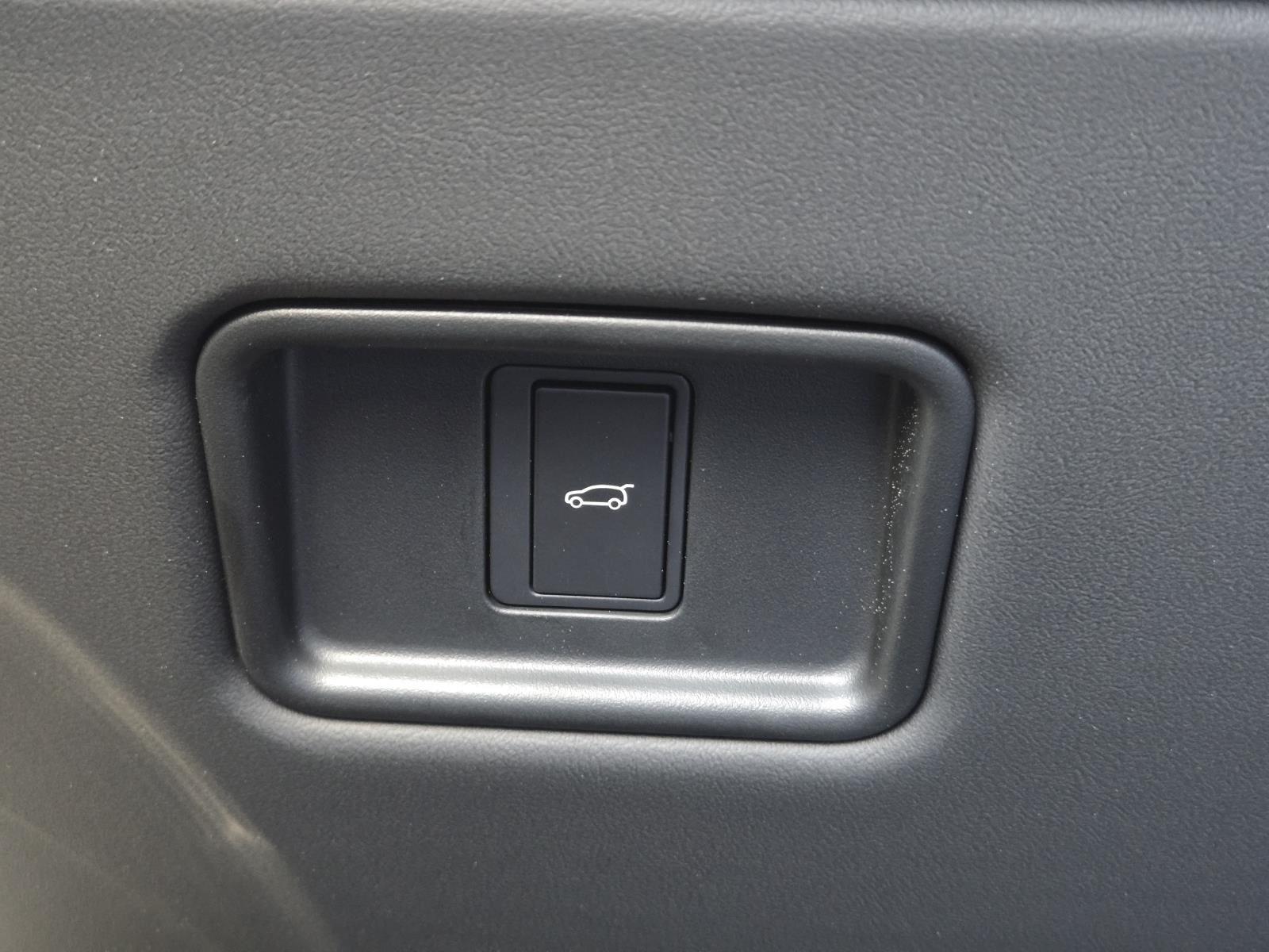New 2026 Varesine Blue Metallic Land Rover Dynamic SE image 17
