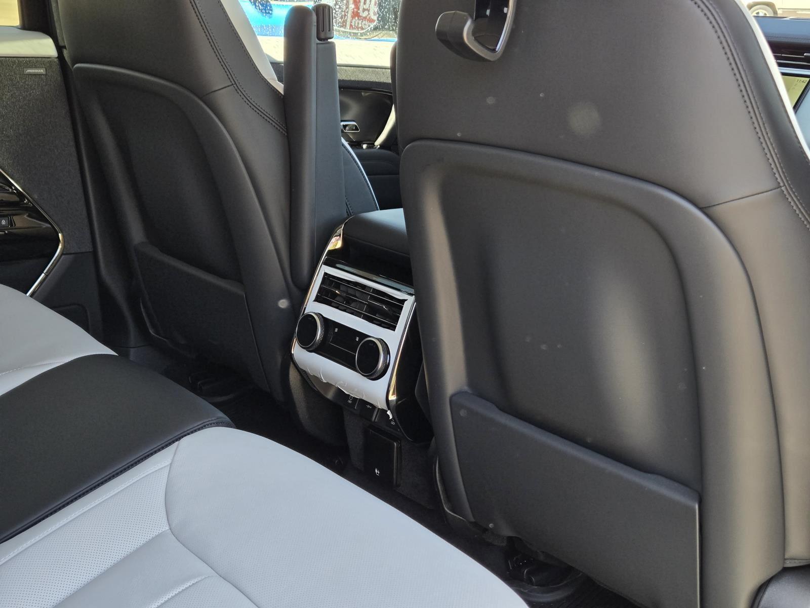 New 2026 Varesine Blue Metallic Land Rover Dynamic SE image 34