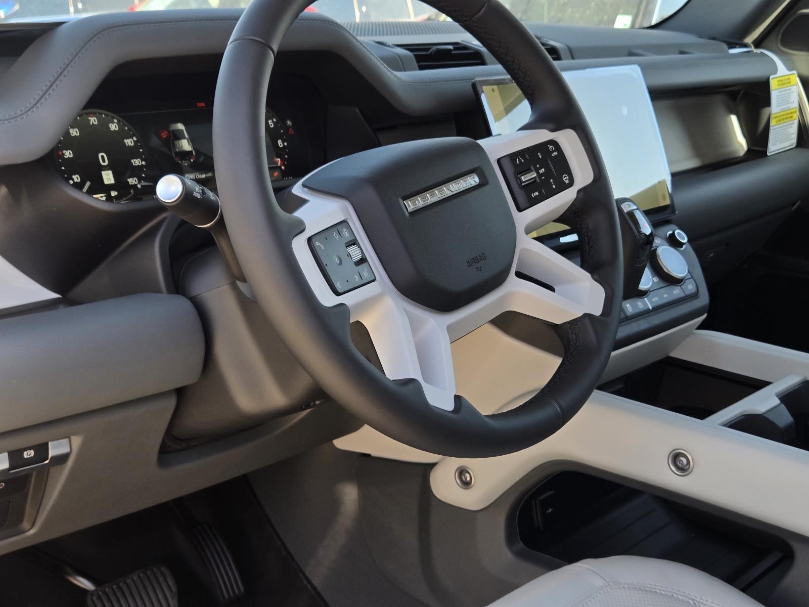 New 2026 Tasman Blue Metallic Land Rover X-Dynamic SE image 28