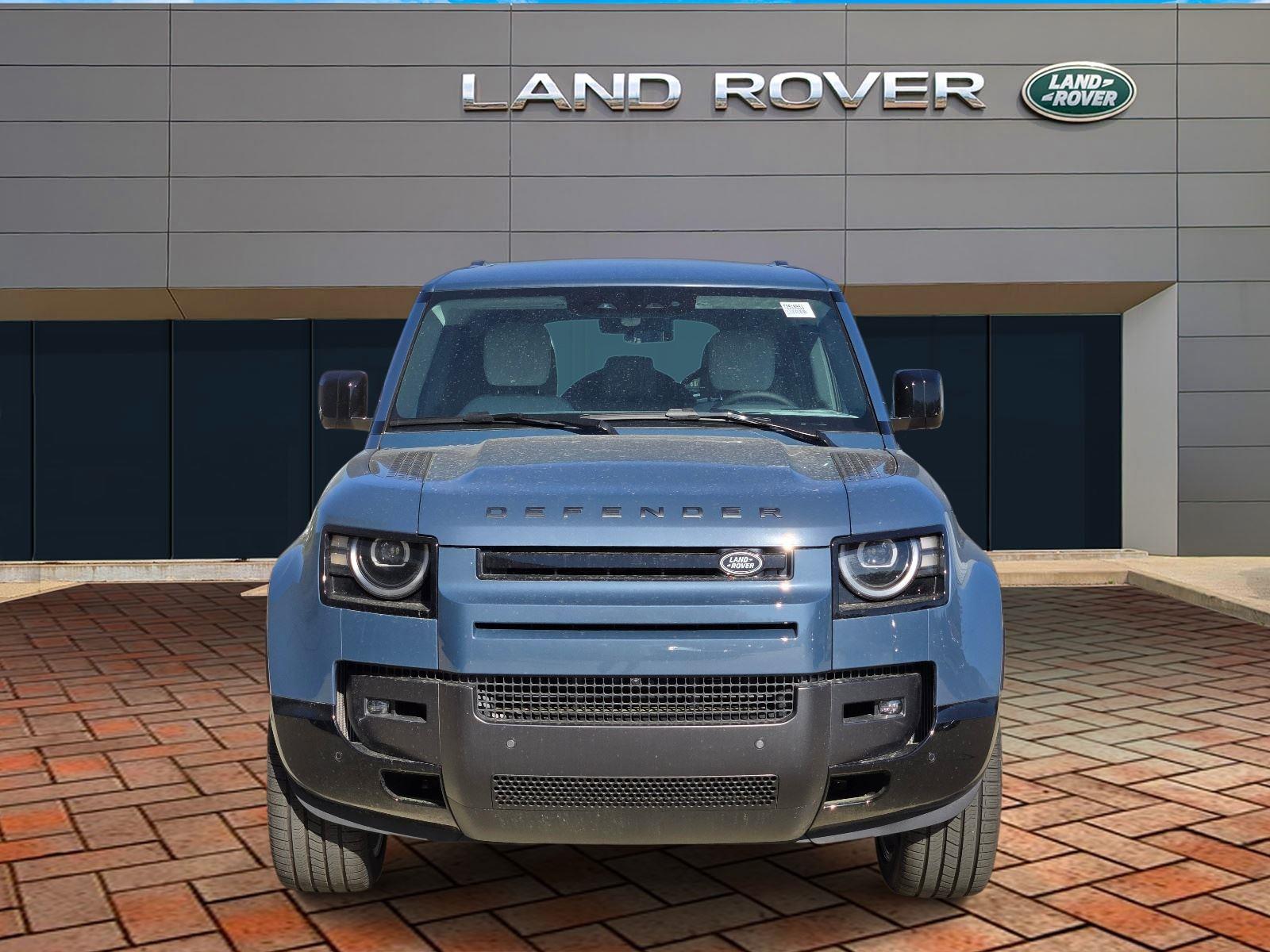 New 2026 Tasman Blue Metallic Land Rover X-Dynamic SE image 2