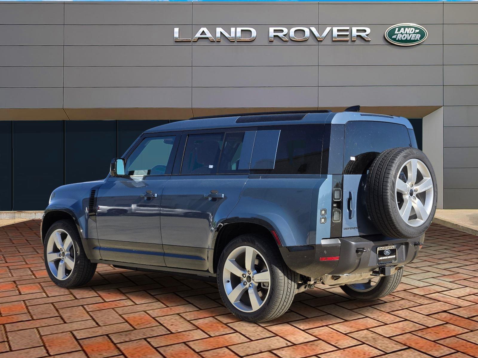 New 2026 Tasman Blue Metallic Land Rover X-Dynamic SE image 4