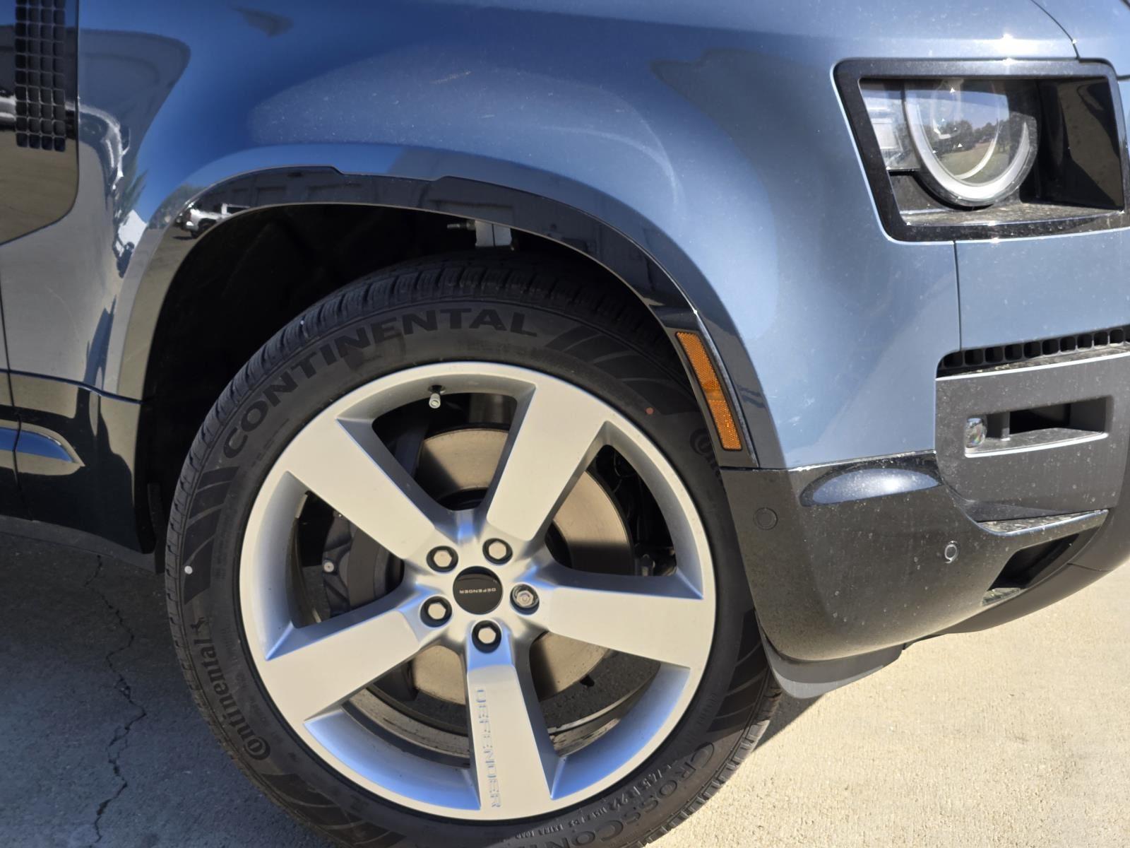 New 2026 Tasman Blue Metallic Land Rover X-Dynamic SE image 7