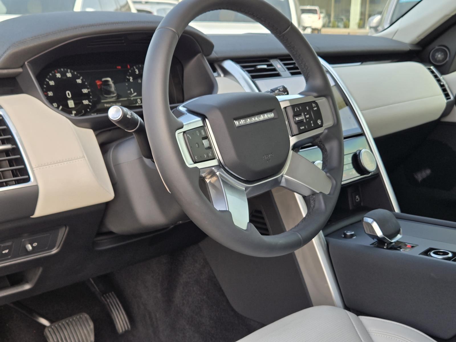Certified Used 2025 Varesine Blue Metallic Land Rover S image 17