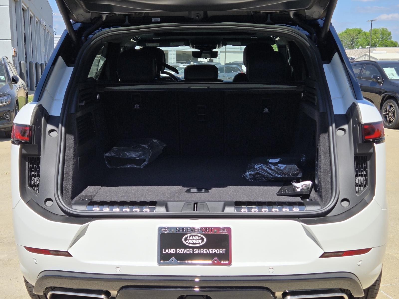 New 2026 Fuji White Land Rover Dynamic SE image 11