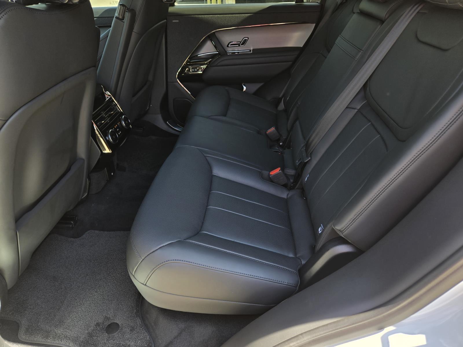 New 2026 Fuji White Land Rover Dynamic SE image 29