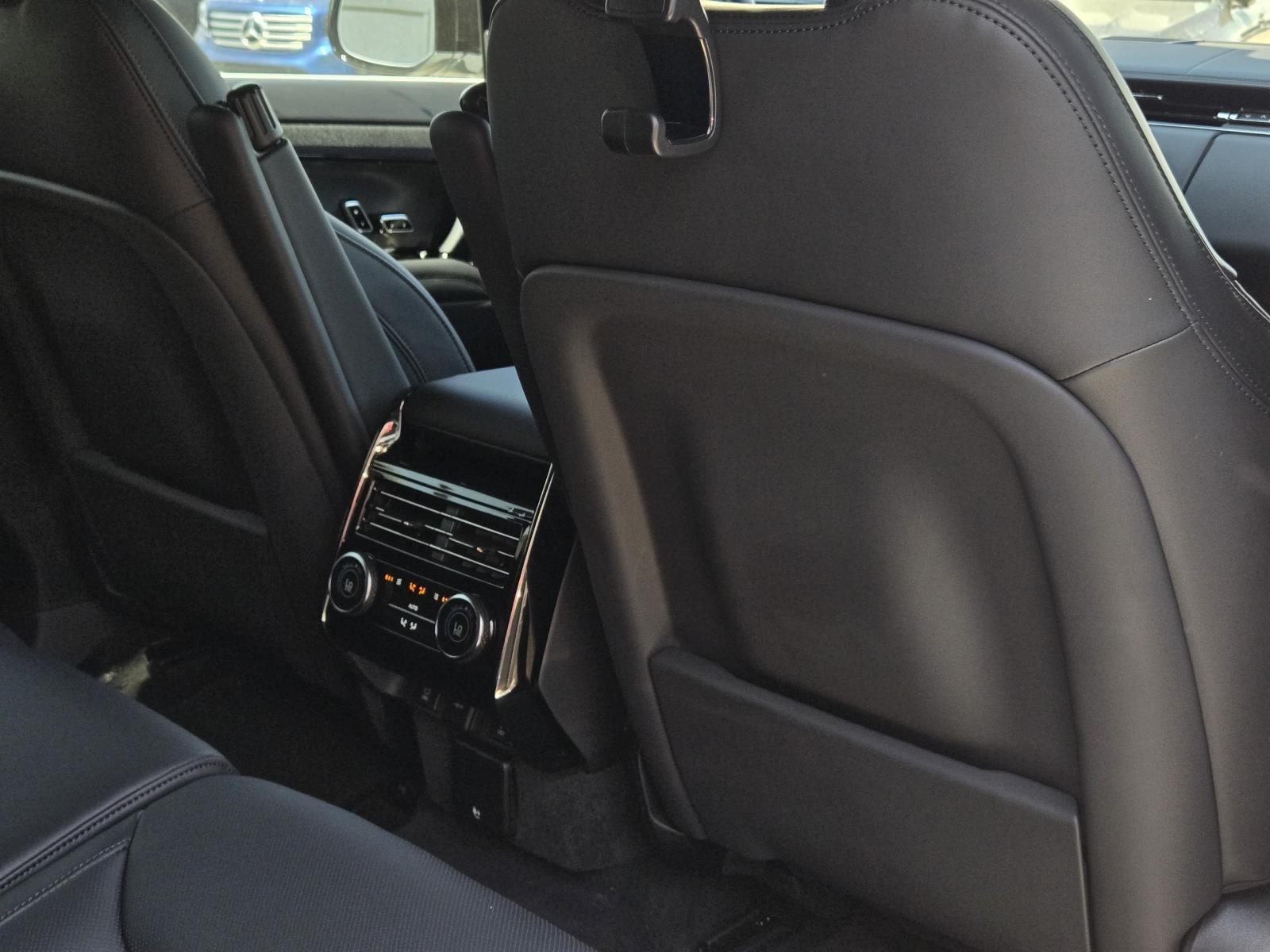 New 2026 Fuji White Land Rover Dynamic SE image 38