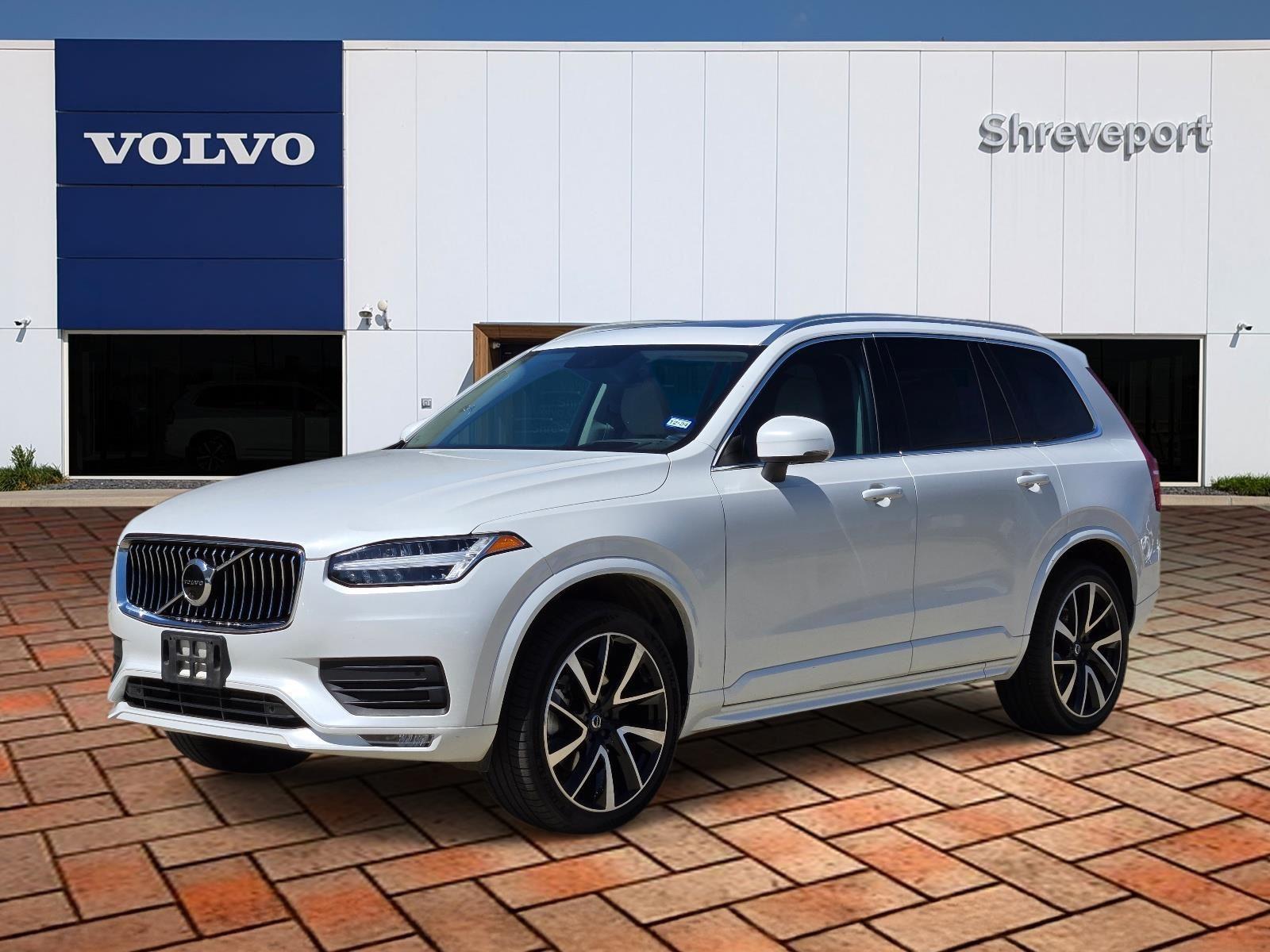 Crystal White Metallic 2022 Volvo XC90 T6 Momentum 7-Passenger AWD SUV / Crossover All-Wheel Drive Automatic