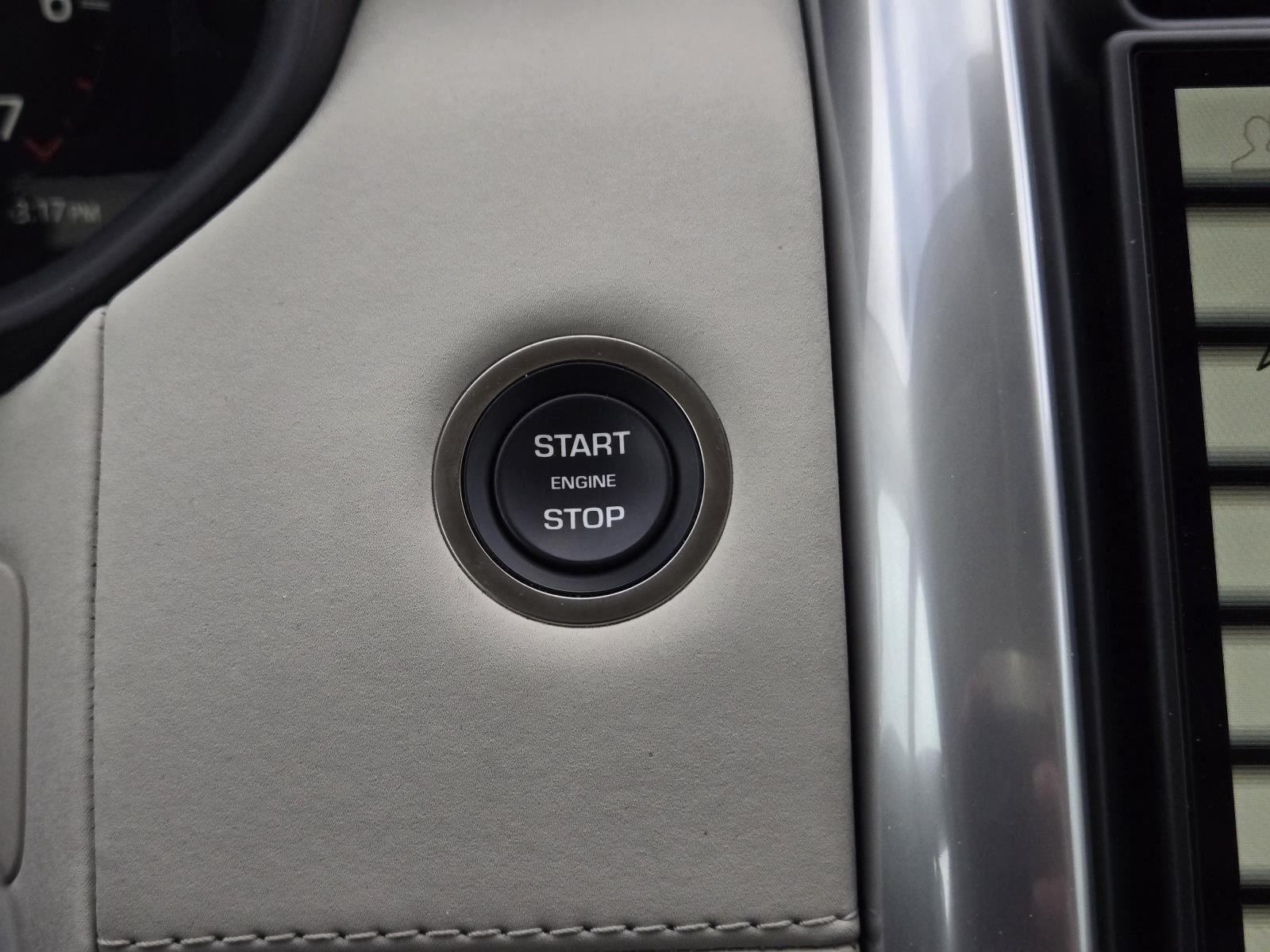 Certified Used 2025 Fuji White Land Rover S image 18
