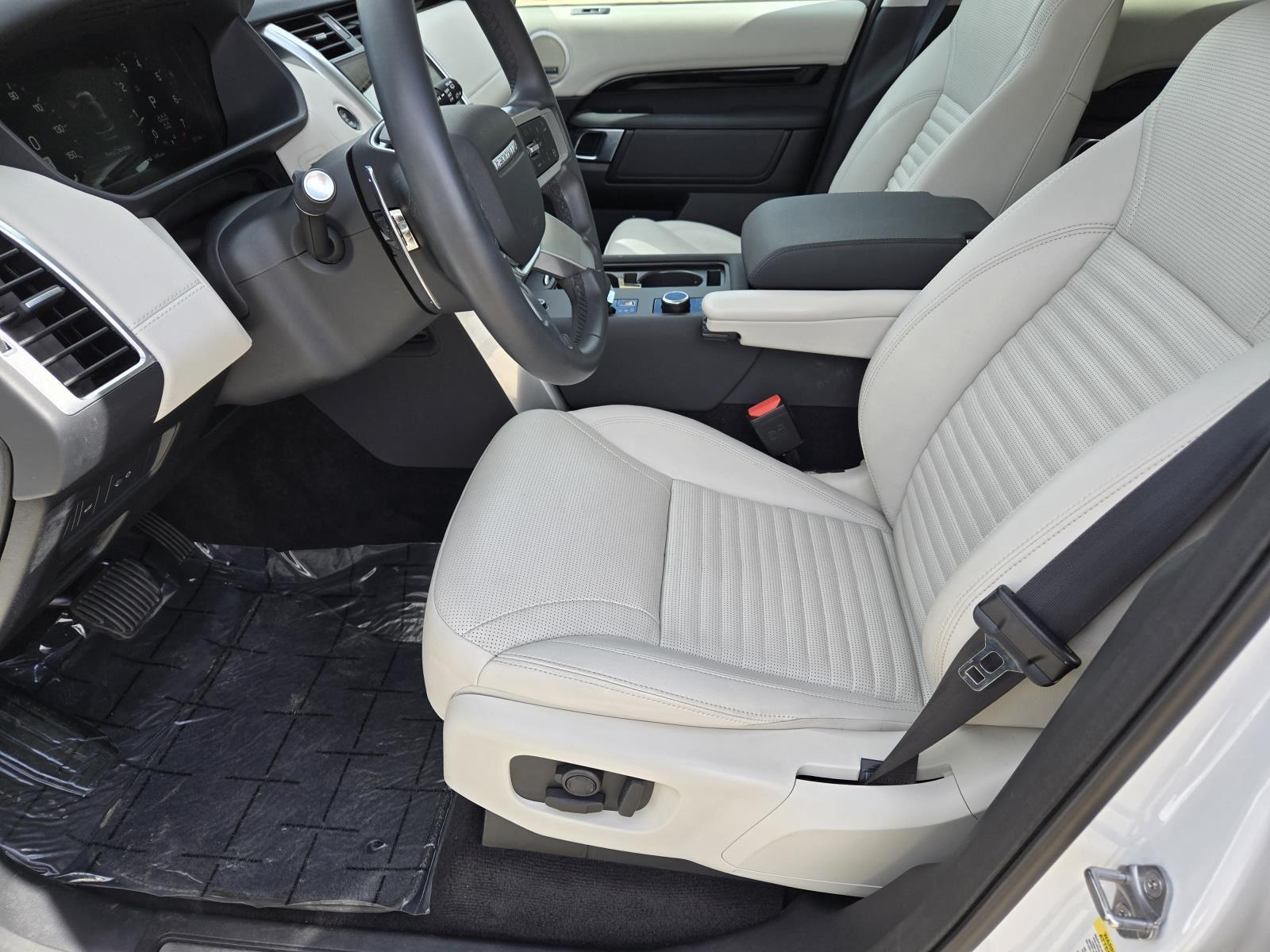 Certified Used 2025 Fuji White Land Rover S image 25