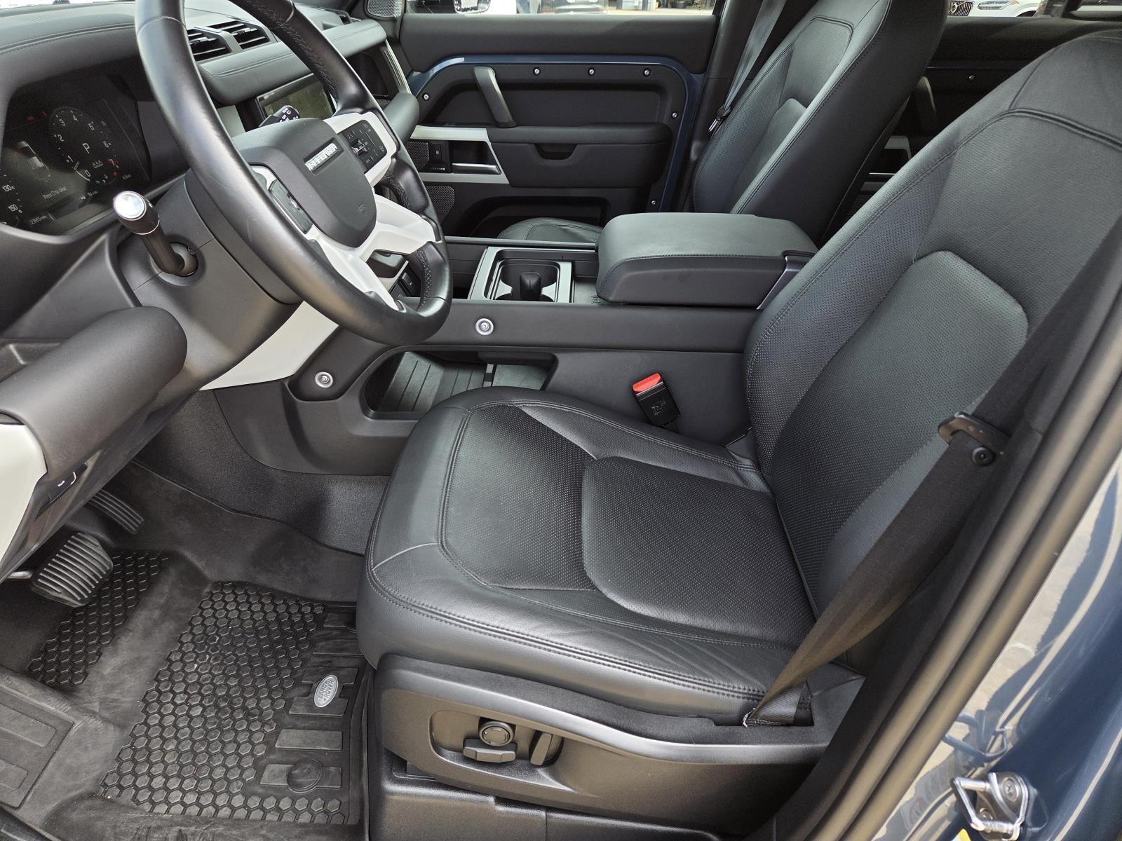 Used 2024 Tasman Blue Metallic Land Rover S image 27