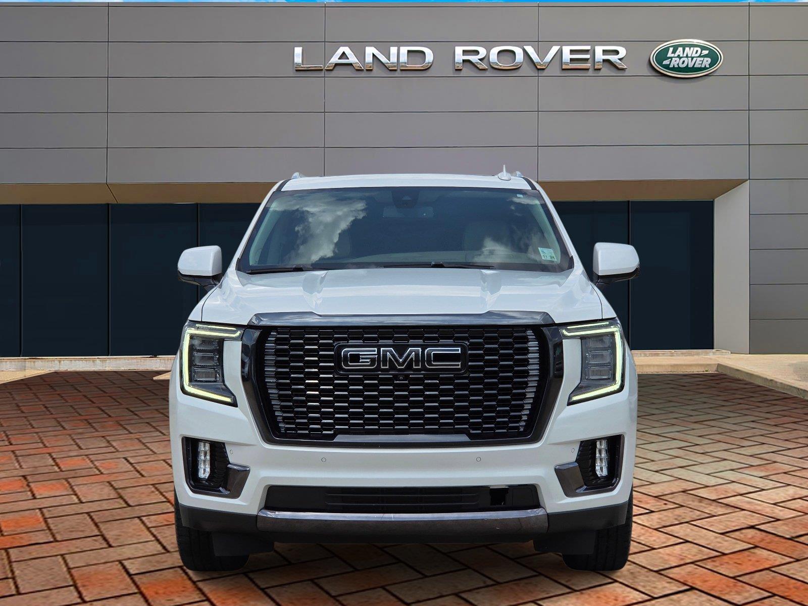 Used 2022 White Frost Tricoat GMC Denali image 2