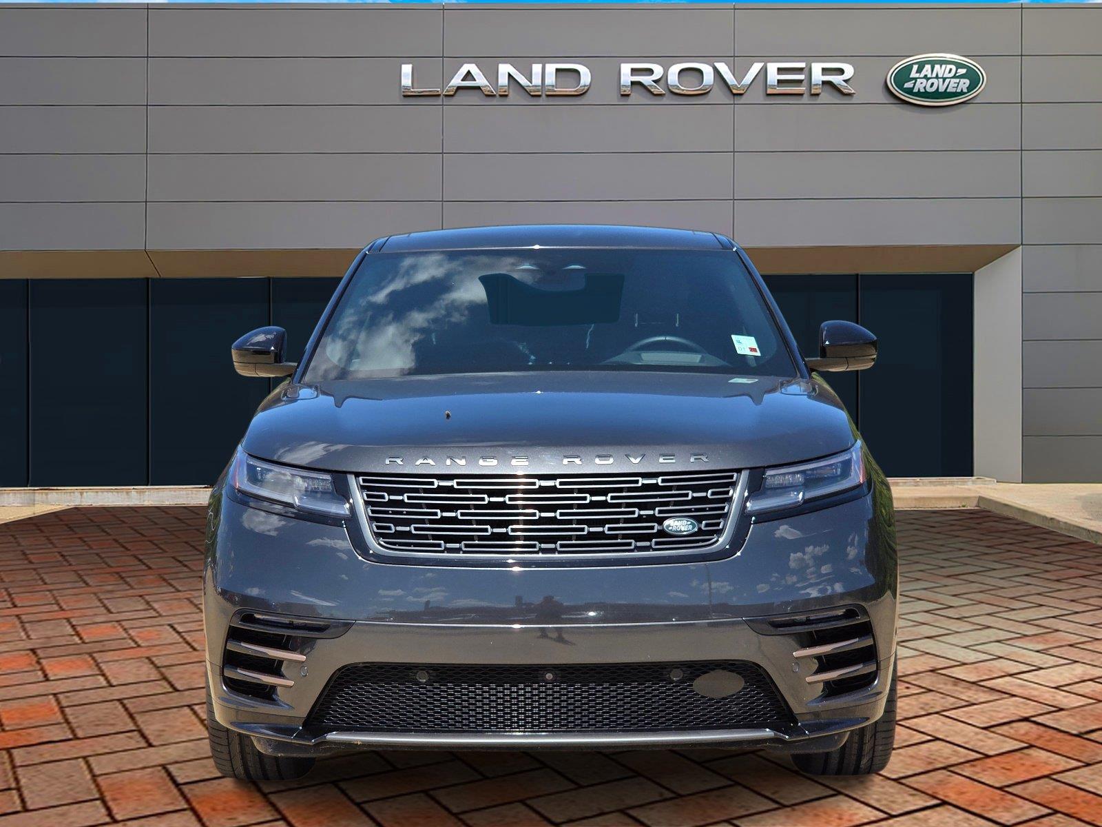 Used 2024 Arroios Grey Metallic Land Rover Dynamic SE image 2