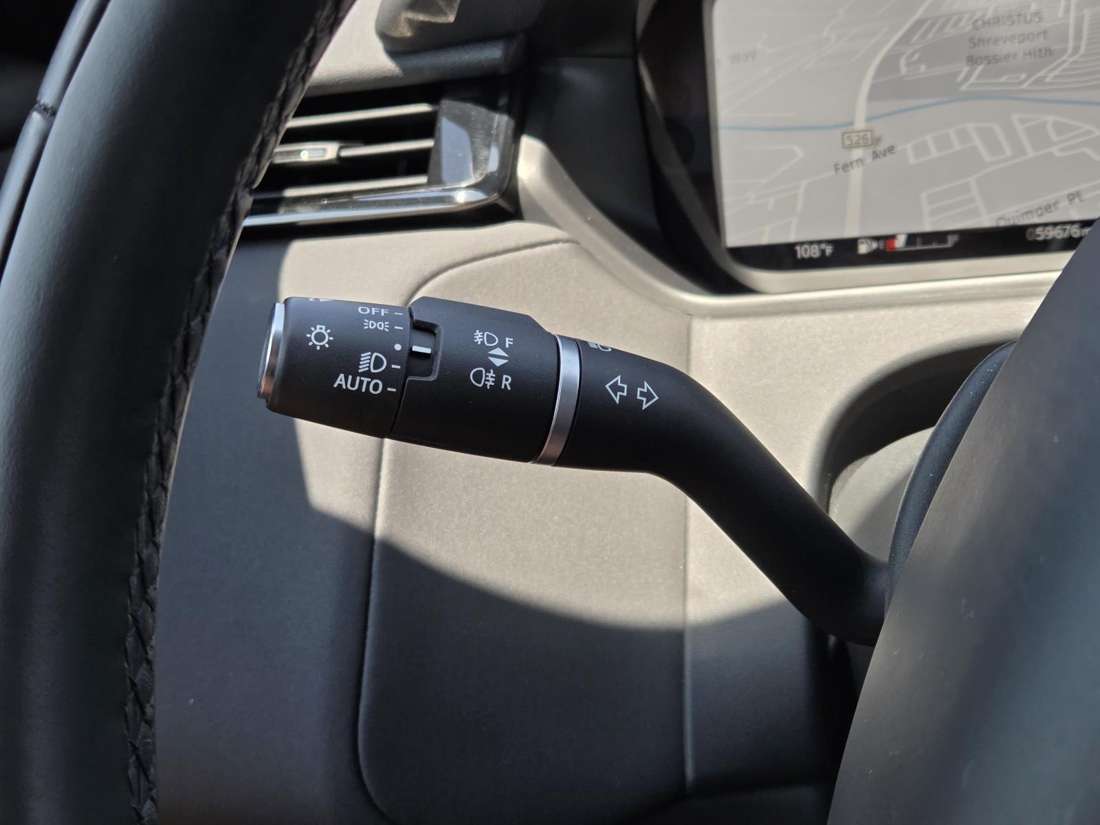 Used 2024 Arroios Grey Metallic Land Rover Dynamic SE image 21