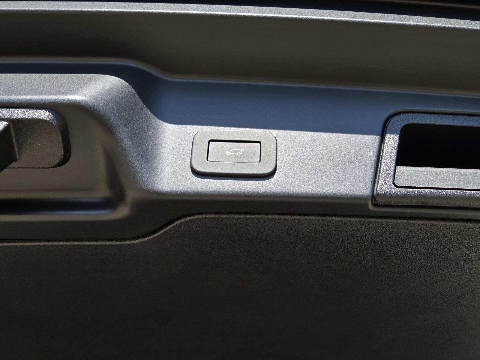 New 2026 Fuji White Land Rover Core S image 11
