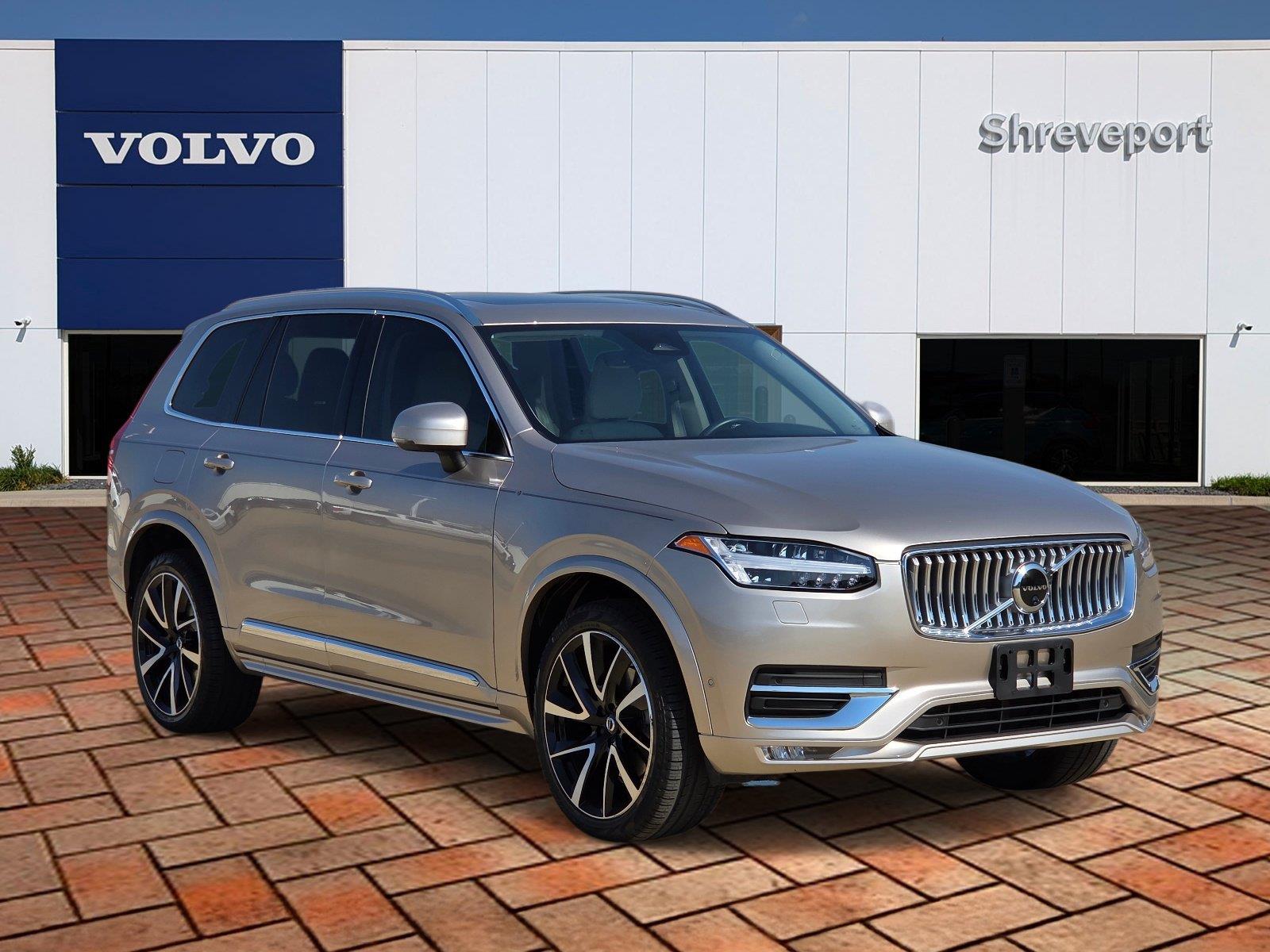 Certified Used 2023 Bright Dusk Metallic Volvo Plus image 3