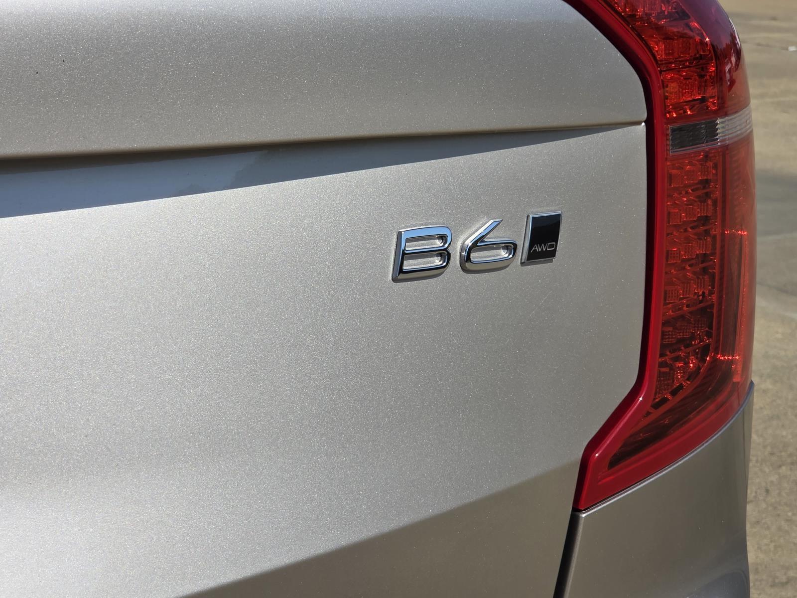 Certified Used 2023 Bright Dusk Metallic Volvo Plus image 9