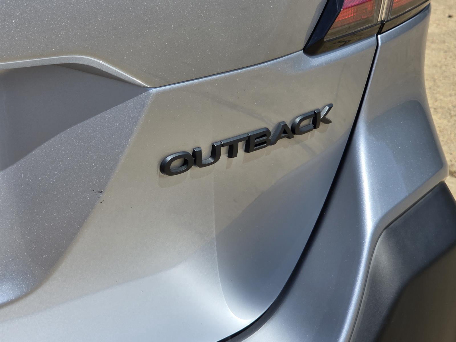 Used 2023 Ice Silver Metallic Subaru Onyx Edition image 9