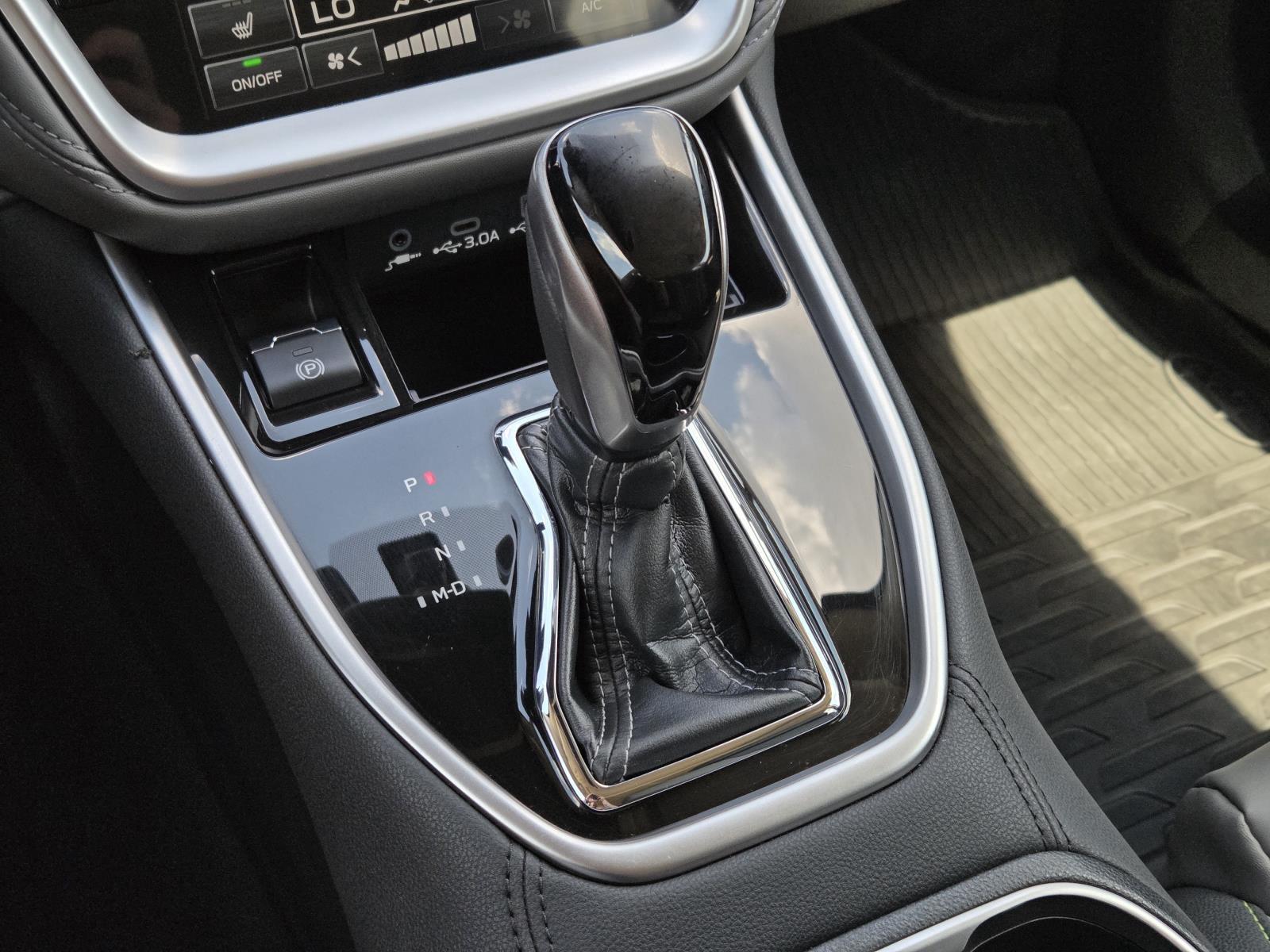 Used 2023 Ice Silver Metallic Subaru Onyx Edition image 27