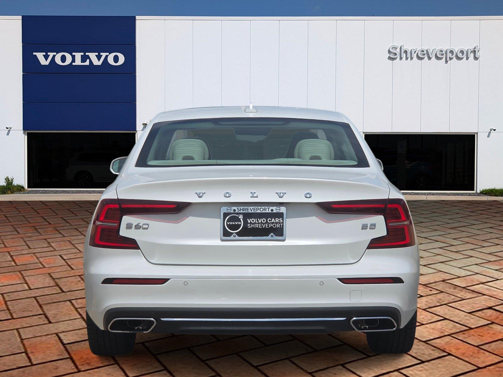 Certified Used 2022 Crystal White Metallic Volvo Inscription image 5