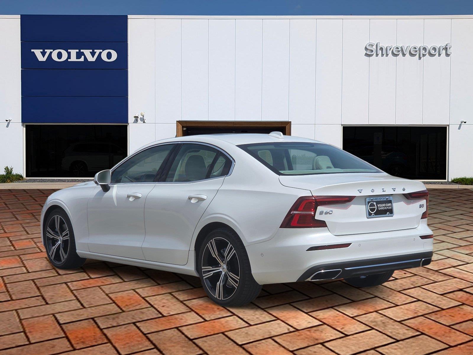 Certified Used 2022 Crystal White Metallic Volvo Inscription image 6