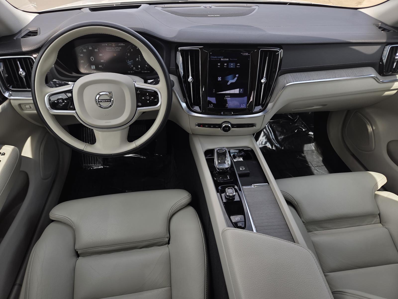 Certified Used 2022 Crystal White Metallic Volvo Inscription image 13