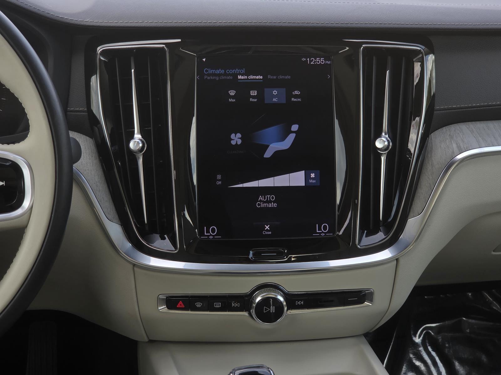 Certified Used 2022 Crystal White Metallic Volvo Inscription image 14