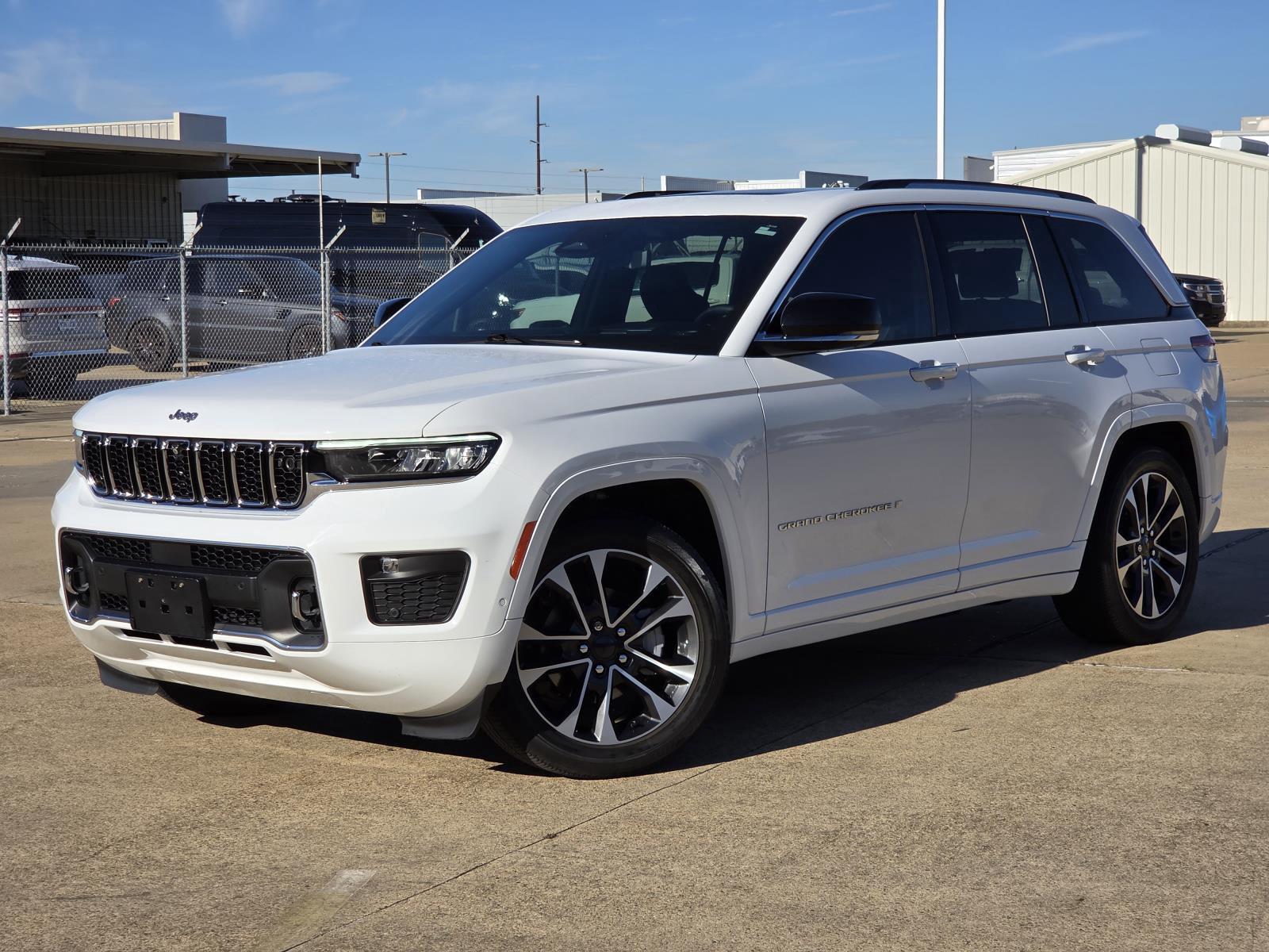 Bright White Clearcoat 2023 Jeep Grand Cherokee SUV / Crossover Four-Wheel Drive 8-Speed Automatic