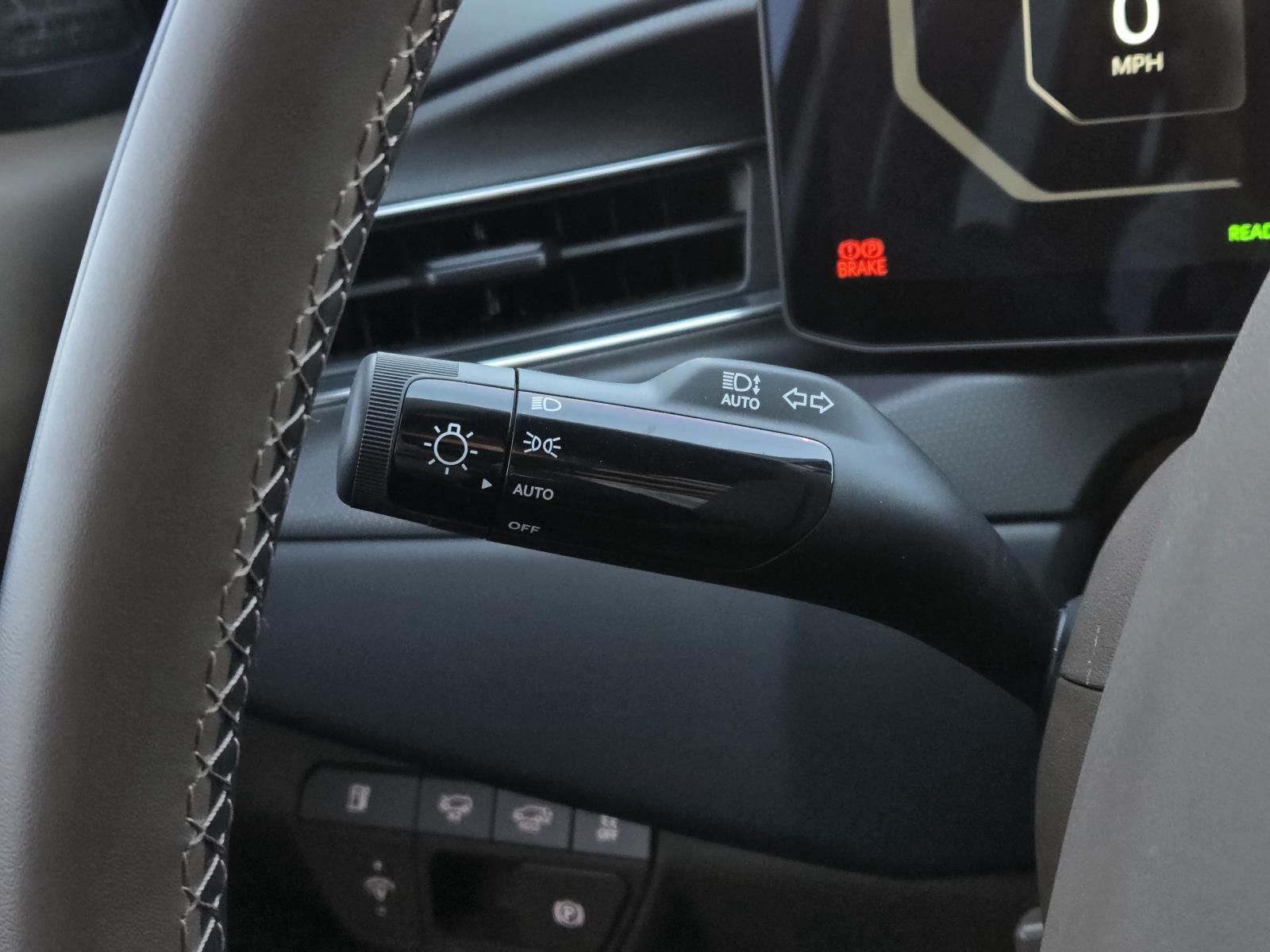 Used 2026 Glacial White Pearl/Ebony Black Roof Kia GT-Line image 24