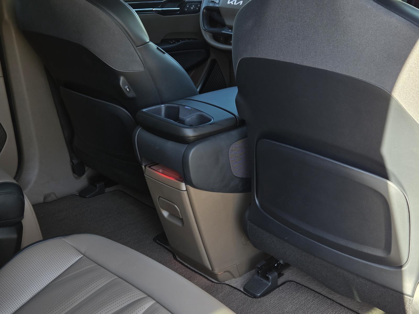 Used 2026 Glacial White Pearl/Ebony Black Roof Kia GT-Line image 42