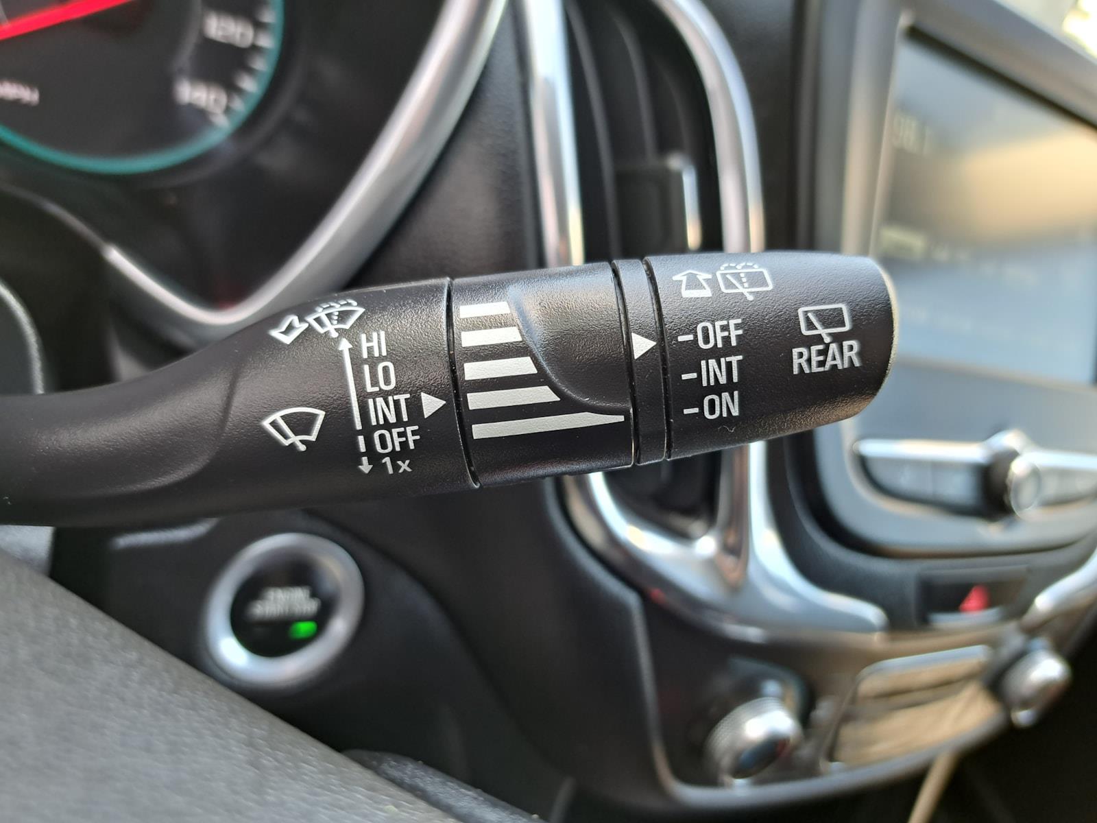 2018 Chevrolet Equinox LT SUV Front Wheel Drive thumbnail 47