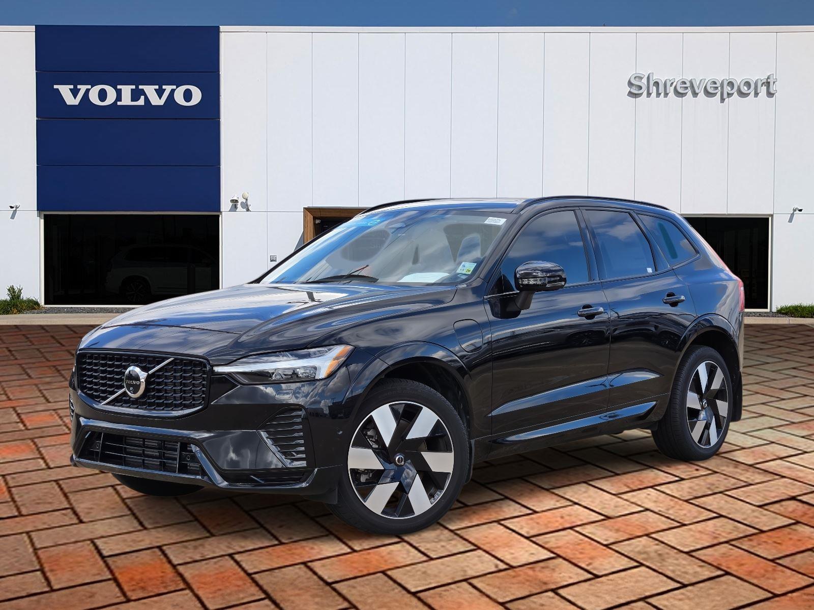 Onyx Black Metallic 2025 Volvo XC60 Recharge T8 Plus Dark Theme eAWD SUV / Crossover All-Wheel Drive Automatic