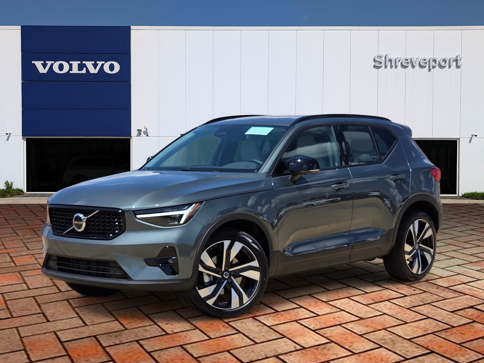 Forest Lake 2026 Volvo XC40 SUV / Crossover All-Wheel Drive Automatic