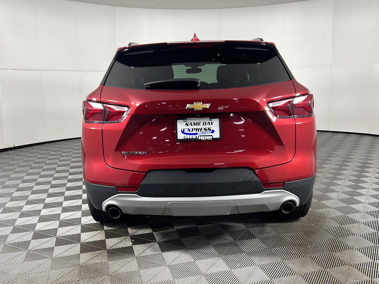 Used 2019 Red Tintcoat Chevrolet  image 14